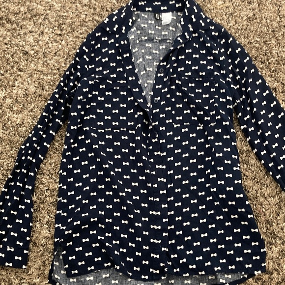 Divided Dark Blue Shirt with White Bow Design - Picture 1 of 3